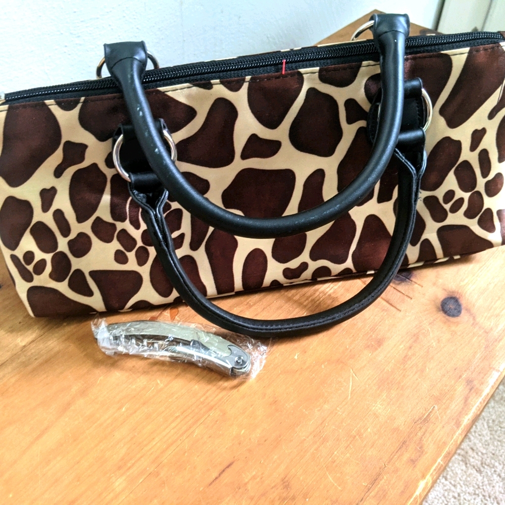 Insulated Wine Clutch & Corkscrew, Giraffe print